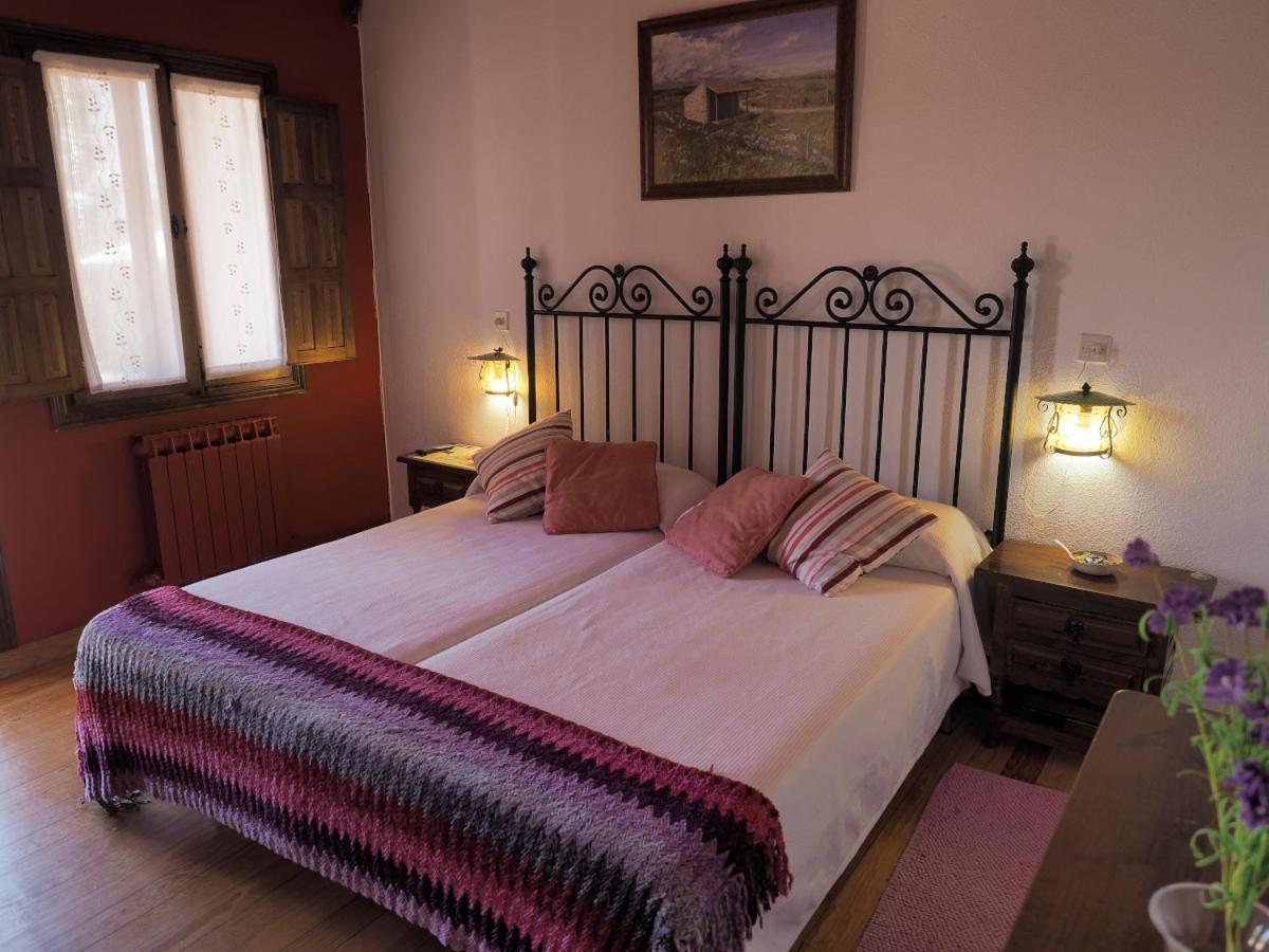 Hospedium Hostal Almanzor Navarredonda de Gredos Εξωτερικό φωτογραφία