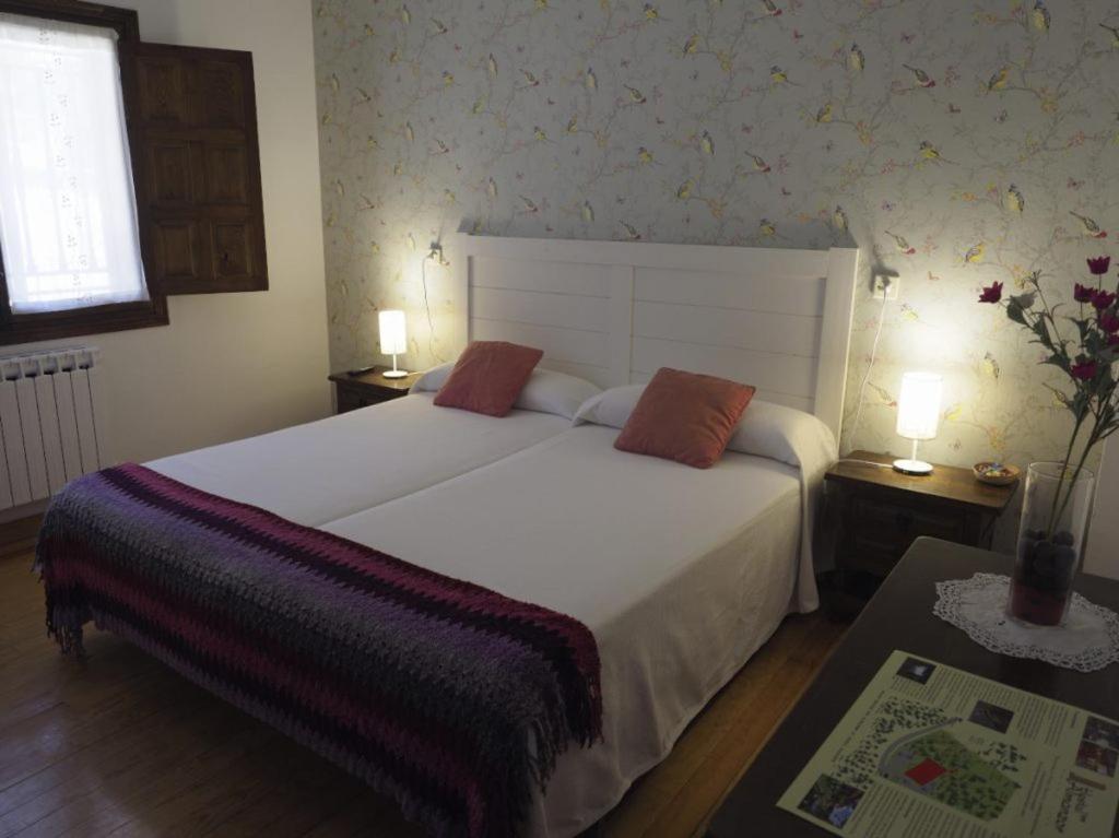 Hospedium Hostal Almanzor Navarredonda de Gredos Εξωτερικό φωτογραφία