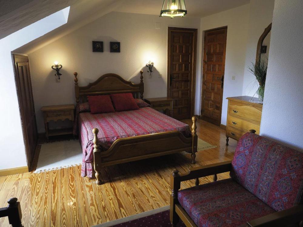 Hospedium Hostal Almanzor Navarredonda de Gredos Εξωτερικό φωτογραφία