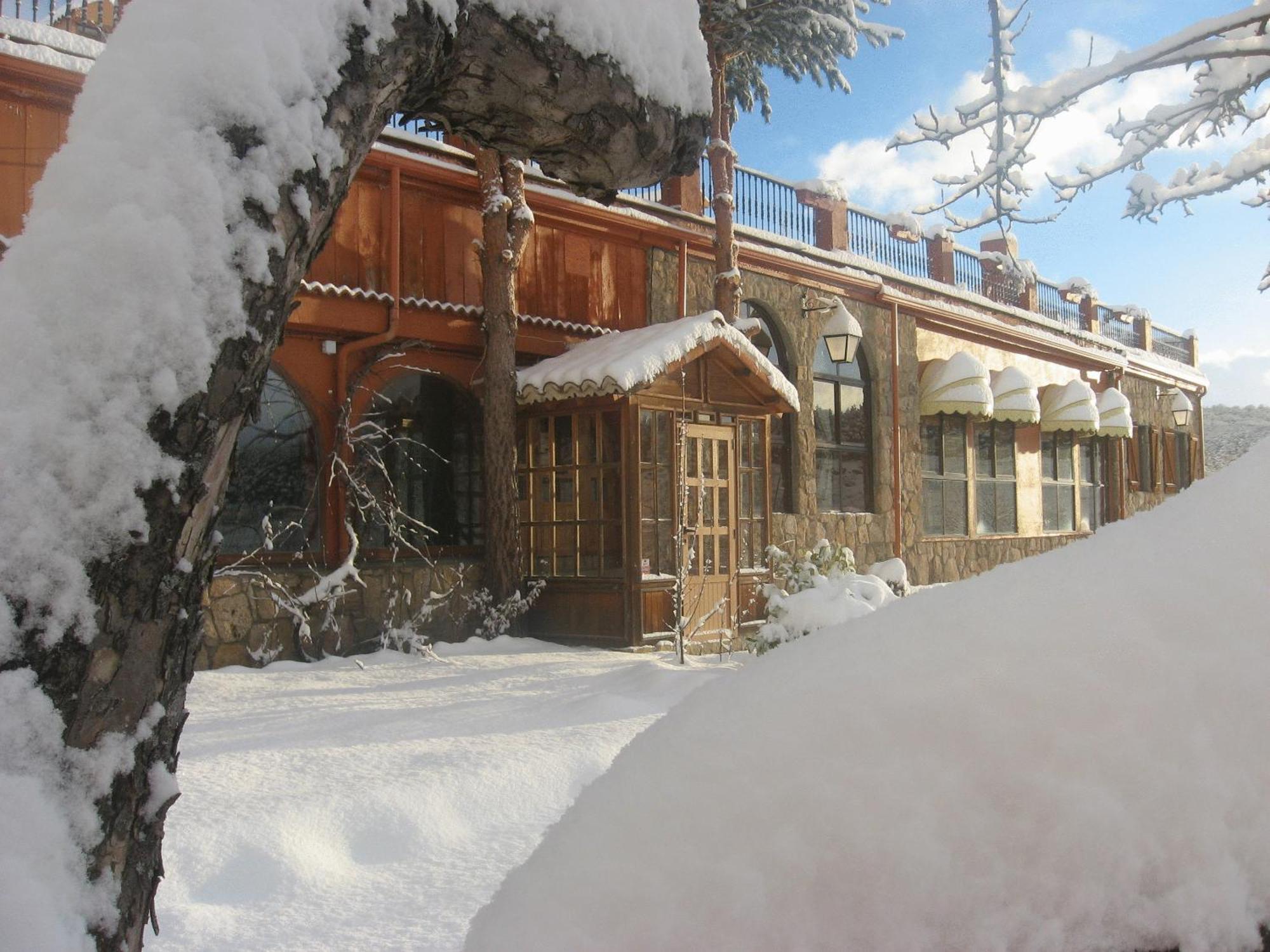 Hospedium Hostal Almanzor Navarredonda de Gredos Εξωτερικό φωτογραφία