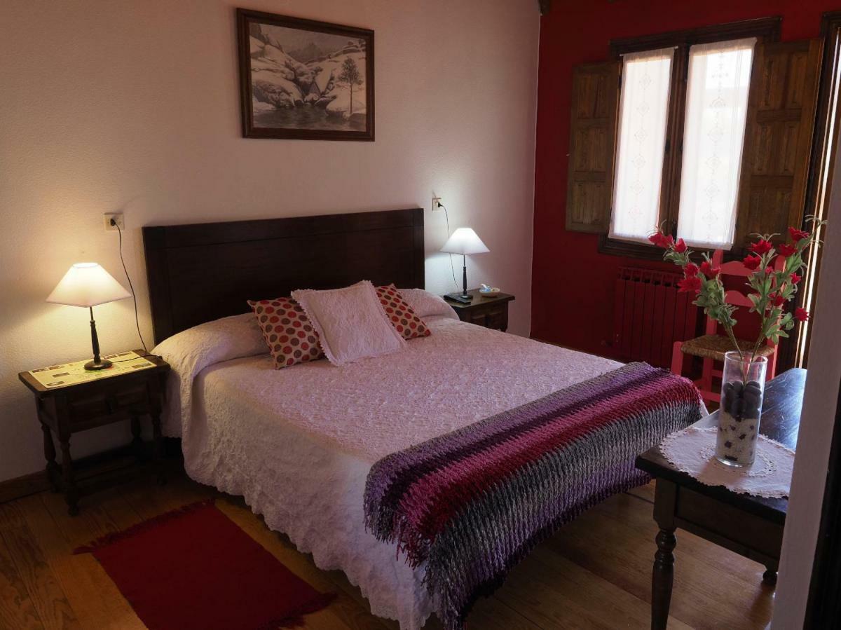 Hospedium Hostal Almanzor Navarredonda de Gredos Εξωτερικό φωτογραφία