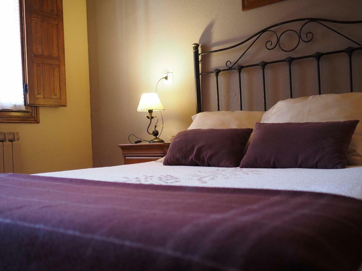 Hospedium Hostal Almanzor Navarredonda de Gredos Εξωτερικό φωτογραφία