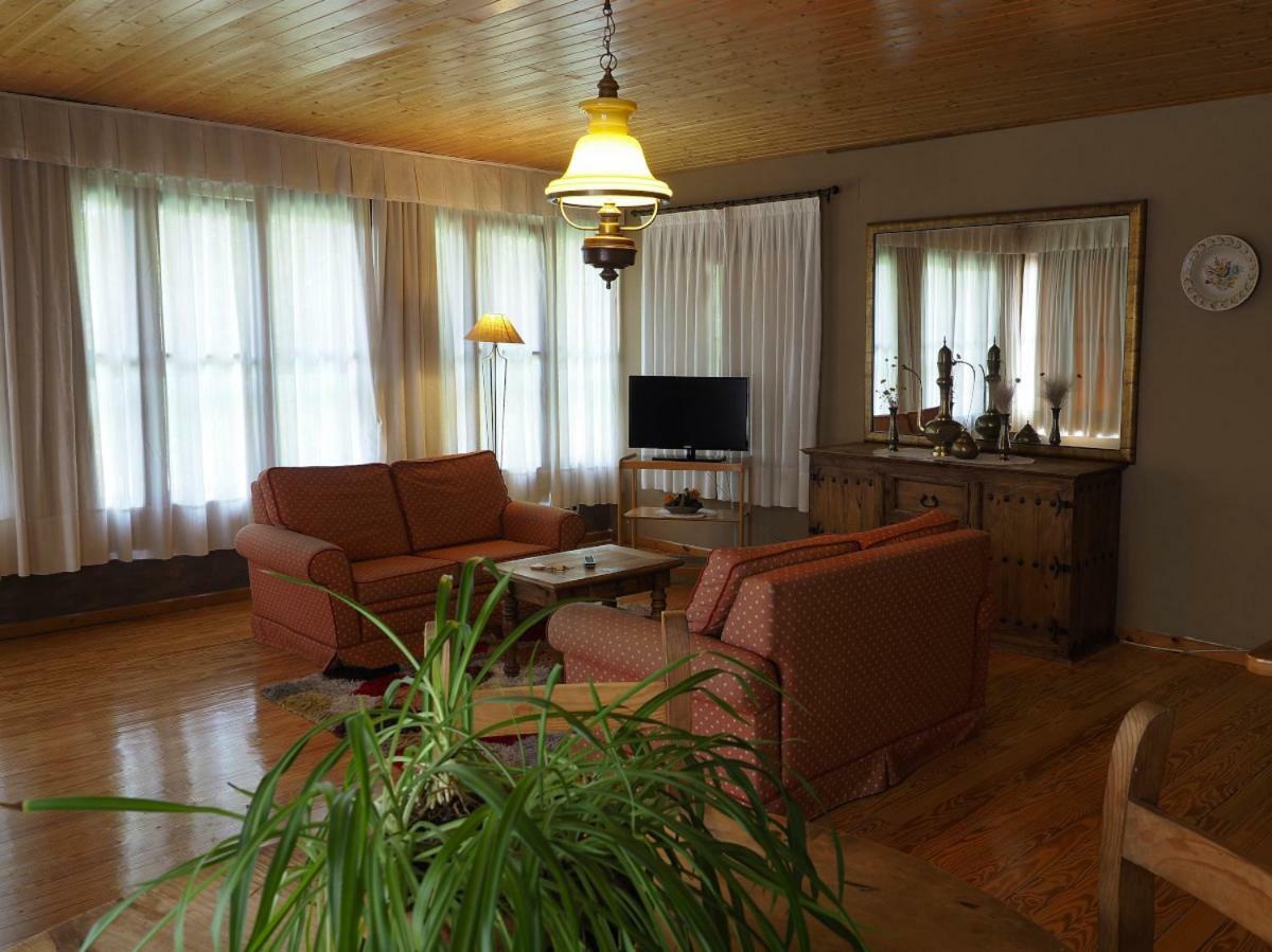 Hospedium Hostal Almanzor Navarredonda de Gredos Εξωτερικό φωτογραφία
